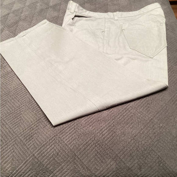 Rocawear mens gray pants, W44, L34 regular fit. - Picture 2 of 8